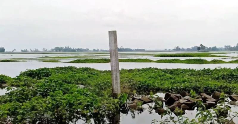 তিস্তার পানি বিপৎসীমা ছুঁই ছুঁই, নিম্নাঞ্চল প্লাবিত