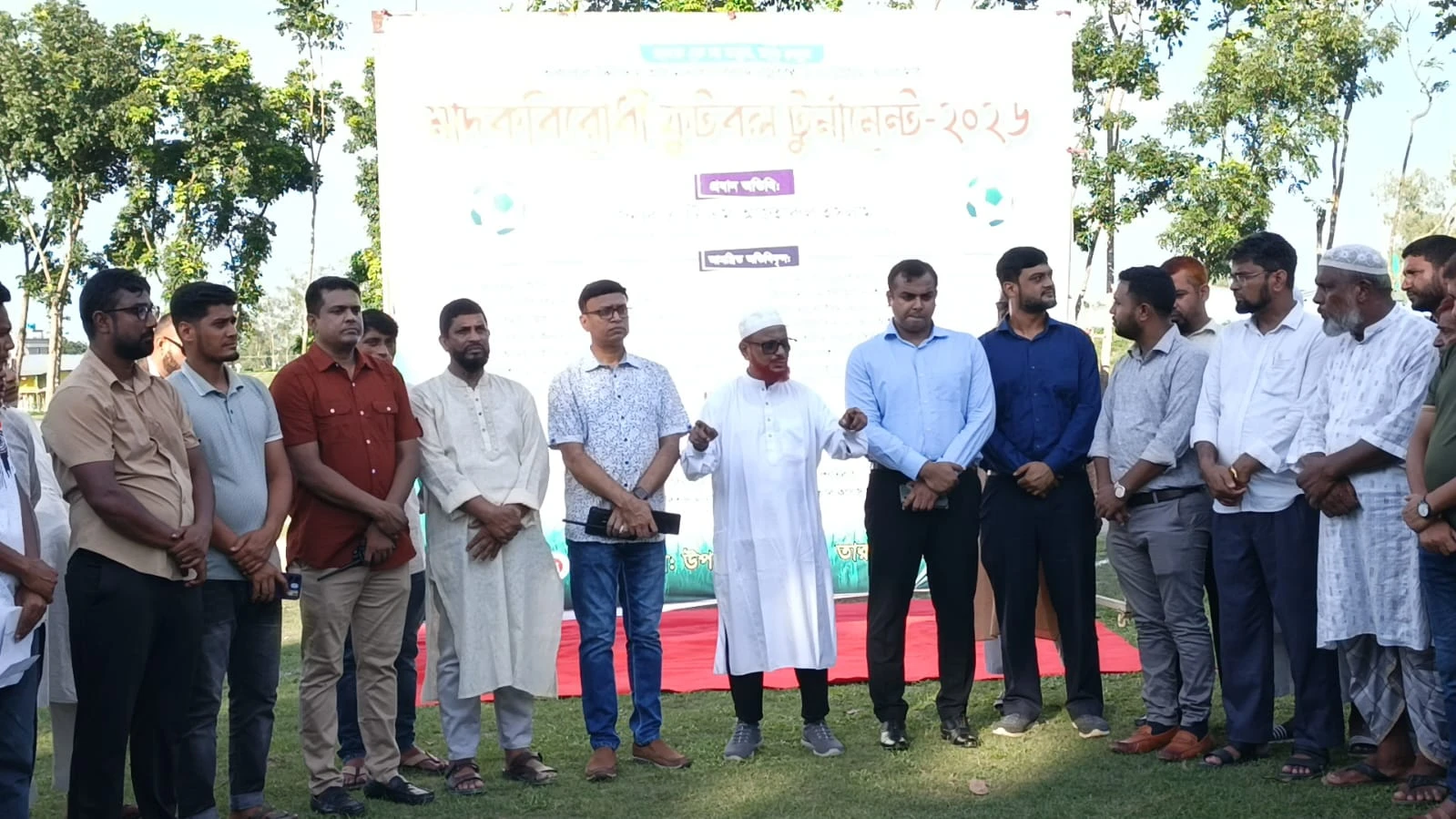 মাদকবিরোধী ফুটবল টুর্নামেন্টের উদ্বোধন, টাইব্রেকারে পার্বতীপুরের জয়