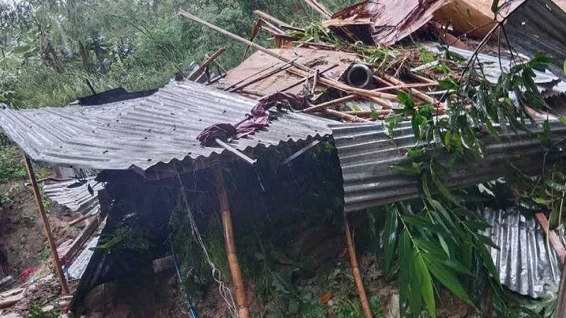 বৃষ্টিতে পাহাড় ধসে চট্টগ্রামে ২ শিশুর মৃত্যু