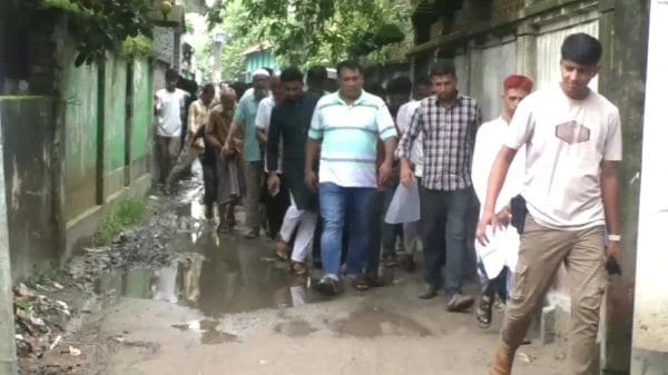 গোপালগঞ্জে জলাবদ্ধ এলাকা ও ক্ষতিগ্রস্ত সড়ক পরিদর্শনে এমপি বাবর, খালের অবৈধ বাঁধ অপসারণের নির্দেশ