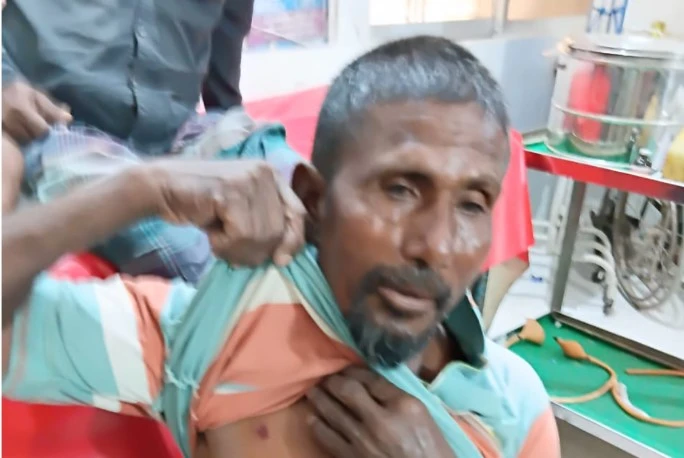 ঈশ্বরদীতে পদ্মায় জেলেদের ওপর সশস্ত্র হামলা, গুলিবিদ্ধসহ আহত ৪