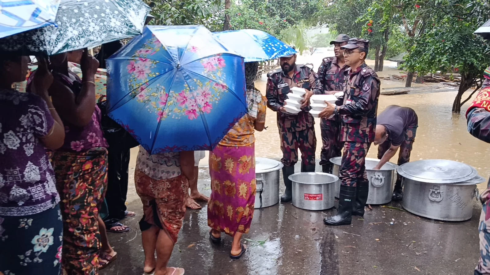 বন্যাকবলিত ১১ জেলায় বিজিবি মোতায়েন