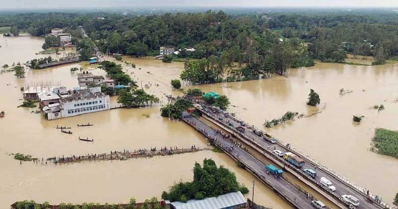 বন্যায় মৃত্যু বেড়ে ৫১, ক্ষতিগ্রস্ত ১০ লাখের বেশি মানুষ