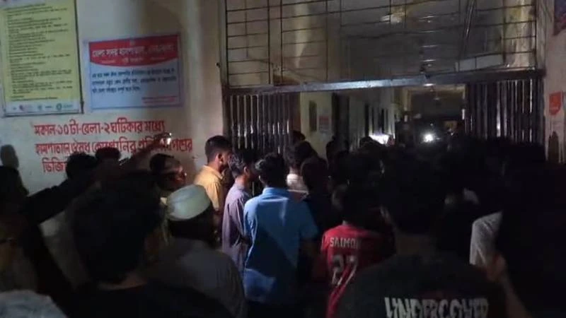 চিকিৎসকের অবহেলায় রোগীর মৃত্যুর অভিযোগে হাসপাতালে হামল ভাংচুর