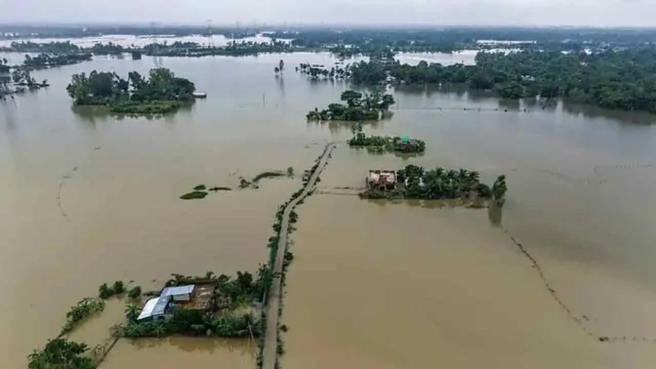 ৭ জেলায় বন্যা: নিহত ৫৪, ক্ষতিগ্রস্ত ৬ লাখের বেশি মানুষ