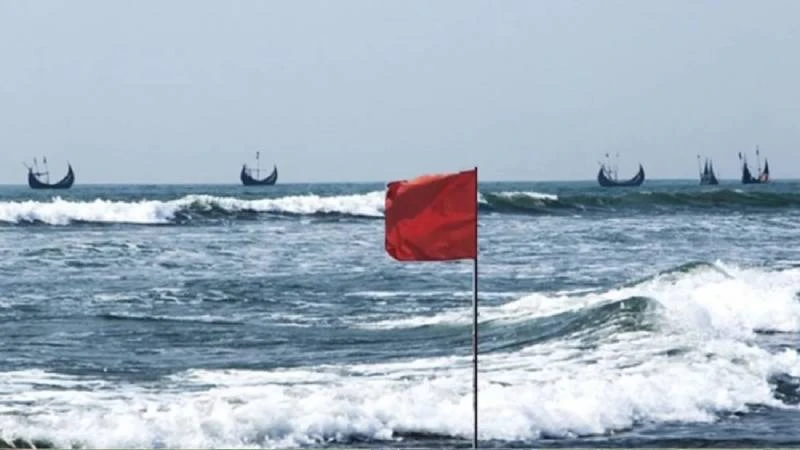 লঘুচাপের প্রভাব বিদ্যমান, সমুদ্রবন্দরে সতর্ক সংকেত