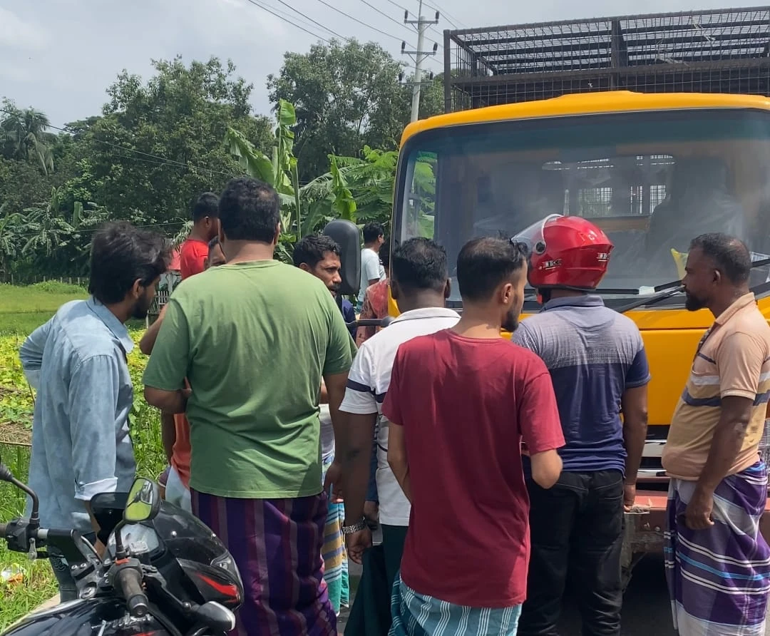এইচএসসি পরীক্ষা শেষে বাড়ি ফেরার পথে প্রাণ গেল দুই পরীক্ষার্থীর
