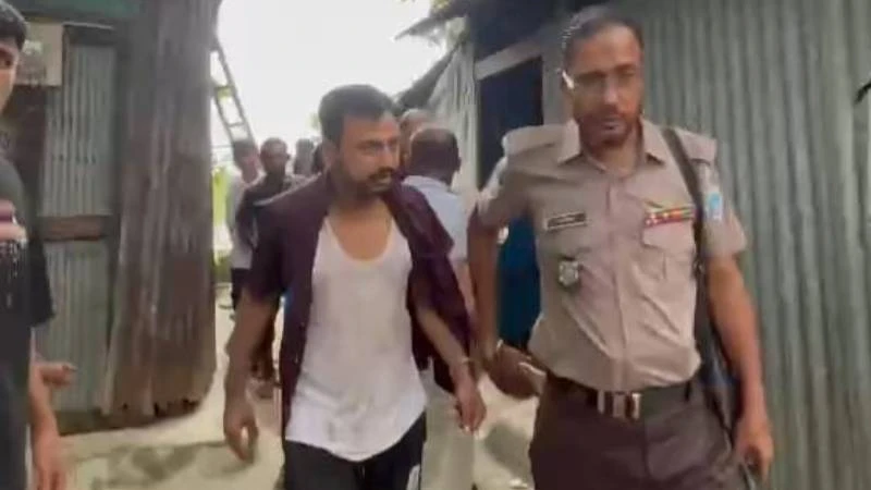 ইয়াবা সেবনের সময় হাতেনাতে আটক ৩ যুবক, গণধোলাইয়ের পর পুলিশে সোপর্দ