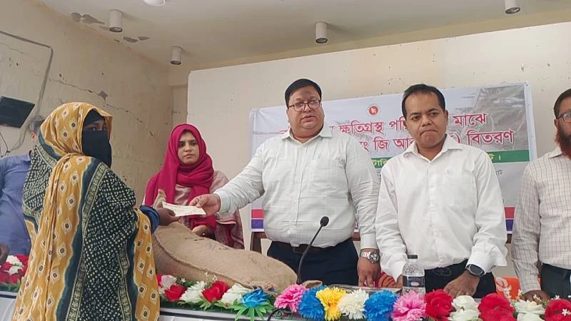 নদীভাঙনে ক্ষতিগ্রস্তদের পাশে সরকার