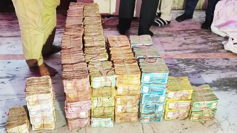 শাহজালাল মাজারের দানবাক্সে এবার মিললো প্রায় ৭১ লাখ টাকা
