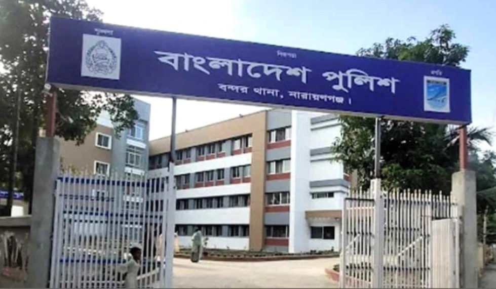 উত্তরায় পেট্রোল পাম্পের ১ কোটি ২১ লাখ টাকা লুটের ঘটনায় গ্রেপ্তার ২