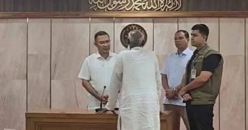 গুম-খুনের শিকার ও শহীদ পরিবারের হাতে চাকরির নিয়োগপত্র দিলেন প্রধানমন্ত্রী
