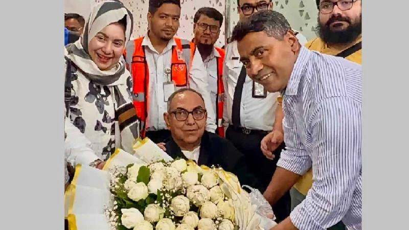 সাড়ে ৫ মাস পর দেশে ফিরলেন মির্জা আব্বাস