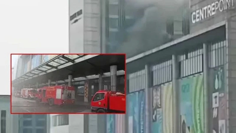 বিমানবন্দর এলাকায় সেন্টার পয়েন্ট শপিং মলের রেস্টুরেন্টে আগুন