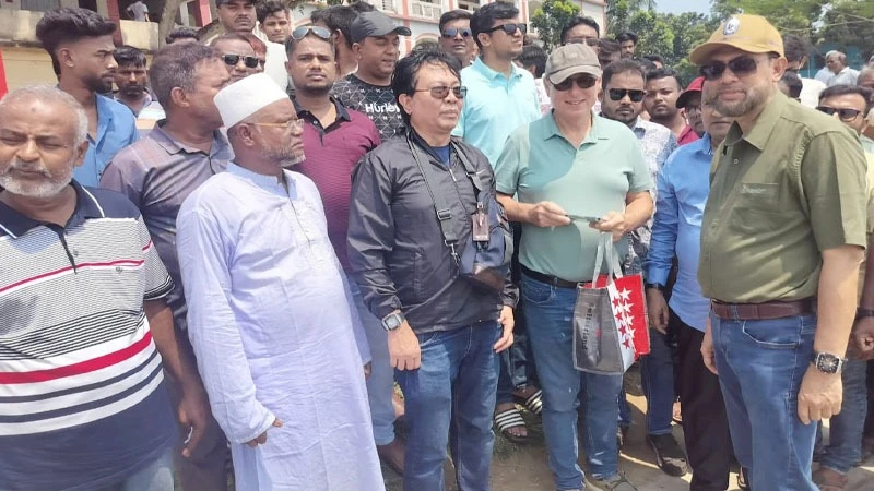 ঈশ্বরদীতে প্রস্তাবিত ১০০ মেগাওয়াট সৌরবিদ্যুৎ প্রকল্প এলাকা পরিদর্শন করলেন প্রকল্পসংশ্লিষ্টরা
