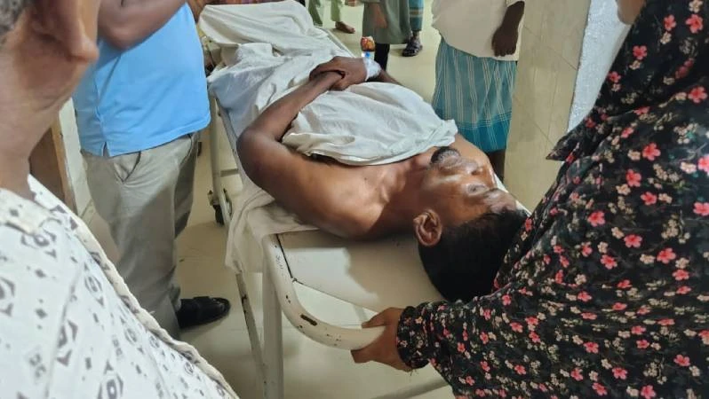 টুঙ্গিপাড়ায় অবৈধ জাল উদ্ধারে গিয়ে হামলার শিকার দুই গ্রাম পুলিশ