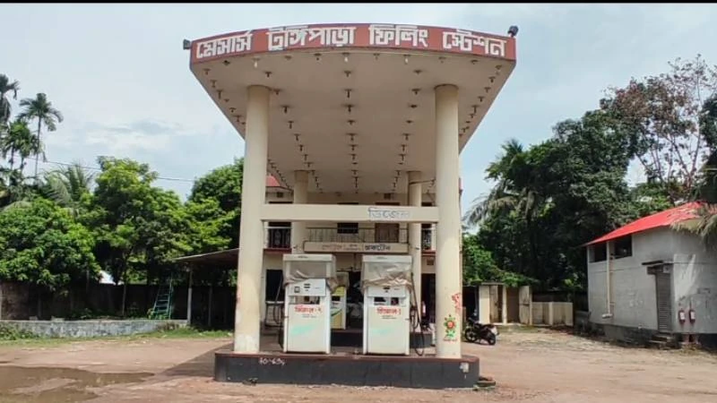 জ্বালানি তেলের দাম বাড়ায় টুঙ্গিপাড়ায় কমেছে পাম্পে ভিড়, বাড়ছে জনদুর্ভোগ