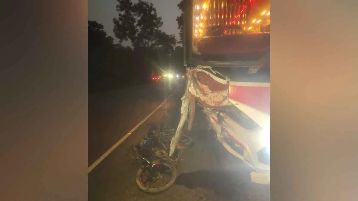 বরিশালে বাসচাপায় মোটরসাইকেল আরোহী ৩ এসএসসি পরীক্ষার্থী নিহত