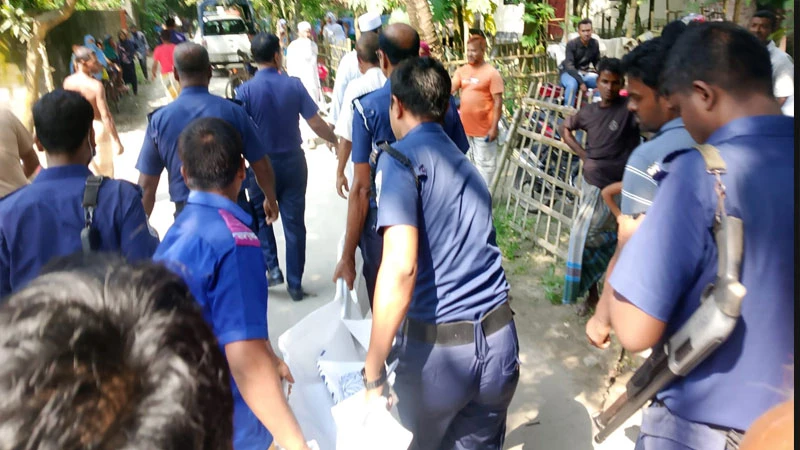 গঙ্গাচড়ায় গৃহবধূর ঝুলন্ত মরদেহ উদ্ধার, পরিবারের দাবি হত্যা