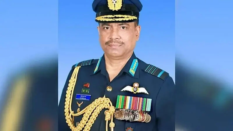 বিমানবাহিনীর সাবেক প্রধান আব্দুল হান্নান কাতারে গ্রেফতার