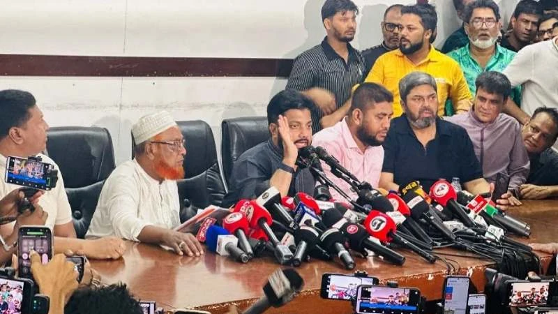 মন্ত্রিসভা থেকে পদত্যাগ করলেন ইশরাক