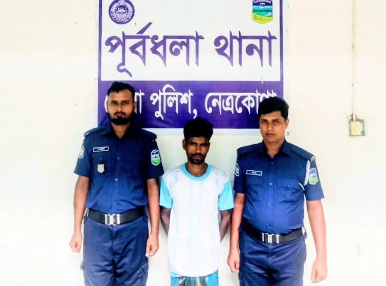 নিজ ঘরে শিশু কন্যা ধর্ষণের অভিযোগে বাবা আটক
