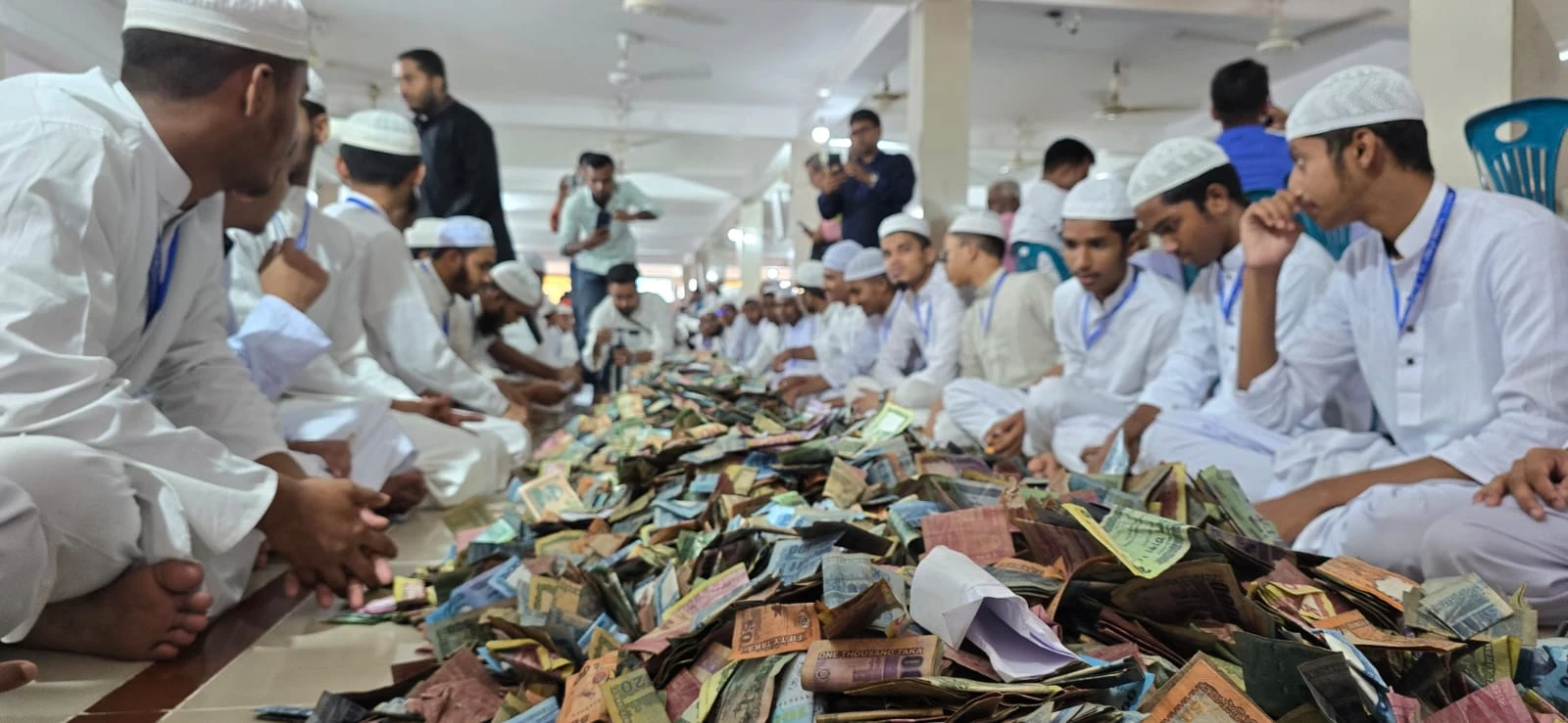 রেকর্ড ভেঙে পাগলা মসজিদের দানবাক্সে মিলল প্রায় ১৬ কোটি টাকা