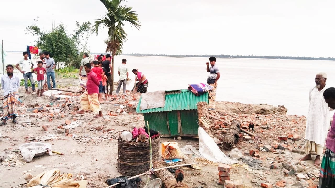 গঙ্গাচড়ায় পানি নামতেই তিস্তার করাল থাবা, একে একে গিলছে ভিটেমাটি