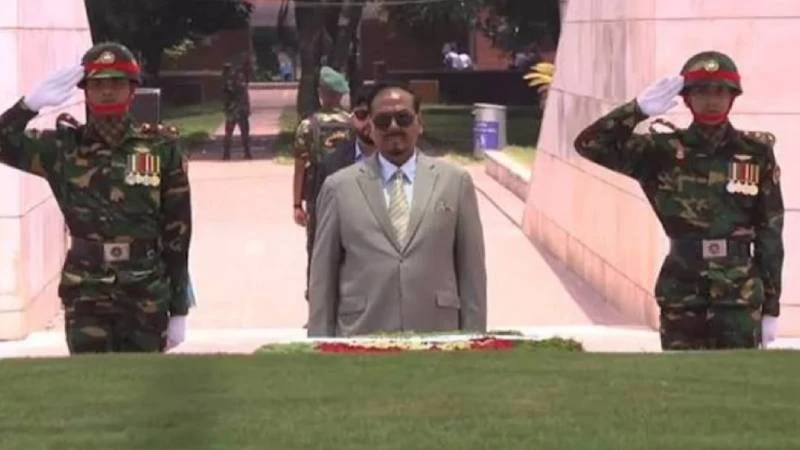 জিয়াউর রহমান ও খালেদা জিয়ার কবরে ভারপ্রাপ্ত রাষ্ট্রপতির শ্রদ্ধা