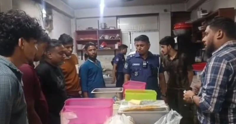 আখাউড়ায় রেস্টুরেন্টে মোবাইল কোর্ট: ফ্রিজে পঁচা-বাসি ও ফাঙ্গাসধরা খাবার, তিন প্রতিষ্ঠানকে ৬৫ হাজার টাকা জরিমানা