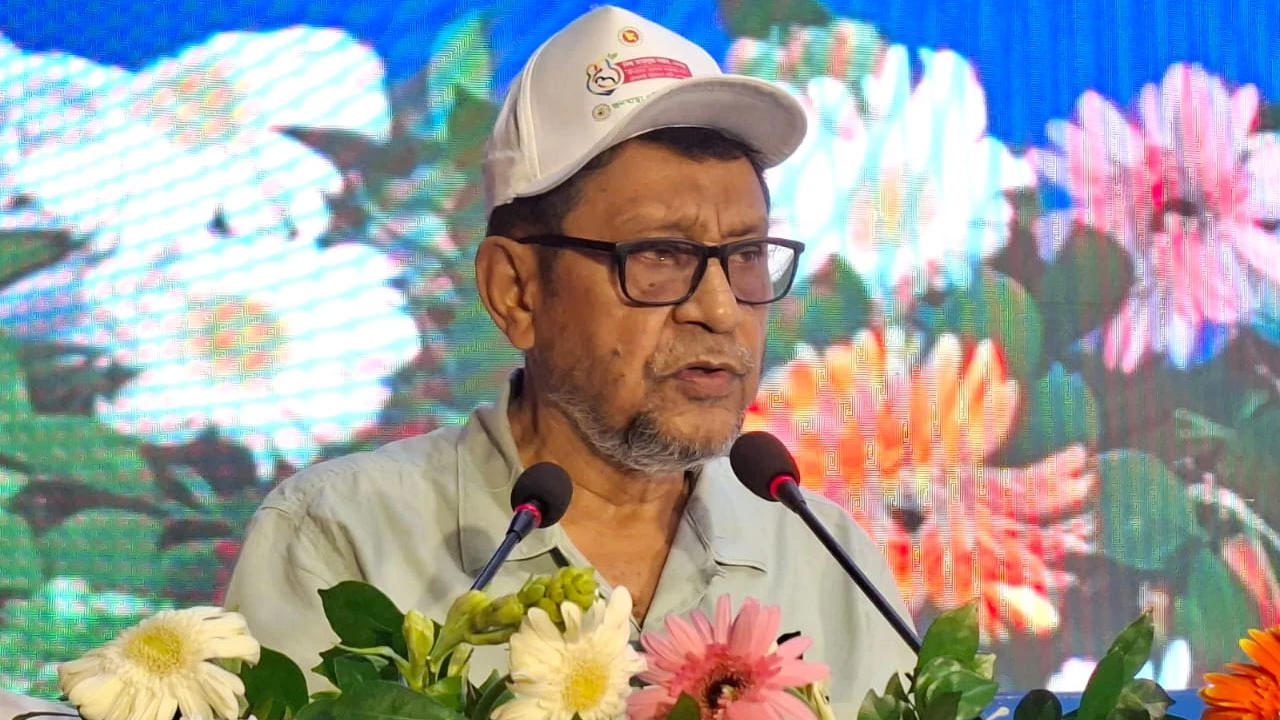 শিশুদের সুস্বাস্থ্যে মায়ের দুধের বিকল্প নেই: স্বাস্থ্যমন্ত্রী