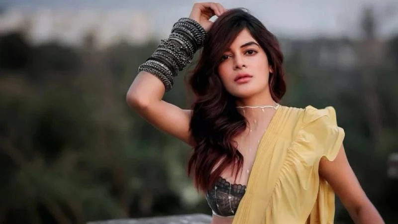 টালিগঞ্জের মধুমিতা সরকারের ঢাকাই সিনেমায় অভিষেক