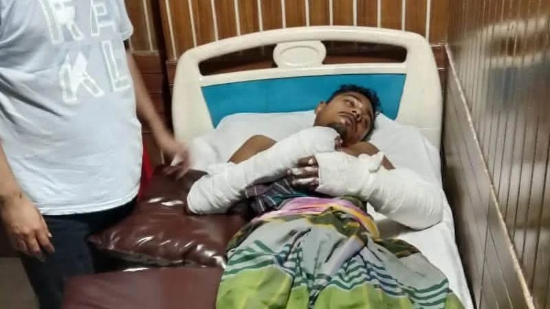 মতলব উত্তরে রাস্তা সংস্কার নিয়ে বিরোধ, যুবককে কুপিয়ে জখম