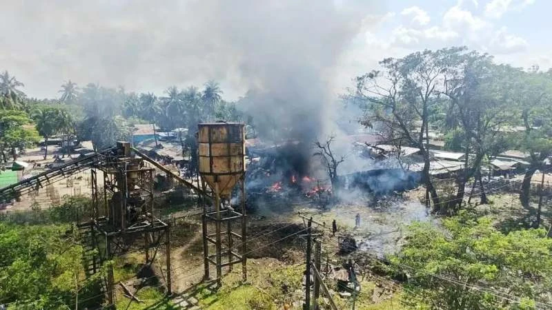 রাখাইনে মিয়ানমারের বিমান বাহিনীর অভিযানে ৪৯ জন নিহত
