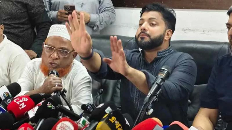 ইশরাক হোসেনের পদত্যাগপত্র গ্রহণ করেছেন রাষ্ট্রপতি, প্রজ্ঞাপন জারি