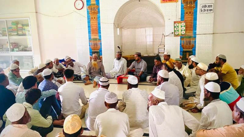ধামরাইয়ে উলাইল গ্রামে মাদক ও জুয়া নির্মূলে গুরুত্বপূর্ণ মিটিং অনুষ্ঠিত