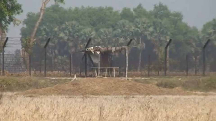 নওগাঁয় বিজিবির উপর গুপ্ত হামলা, আহত ২