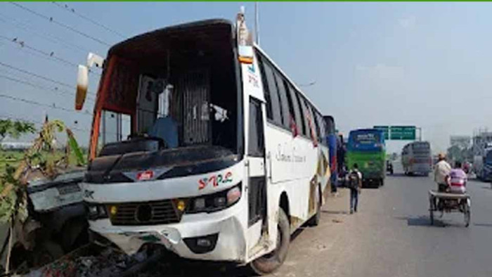 ফরিদপুরের ভাঙ্গায় সড়ক দূর্ঘটনায় নারী ও শিশুসহ নিহত ৪