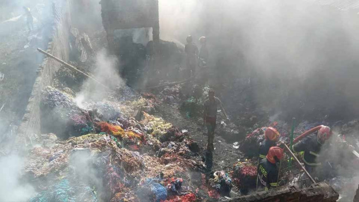 চুয়াডাঙ্গায় তুলার কারখানায় অগ্নিকাণ্ড, কোটি টাকার ক্ষতি