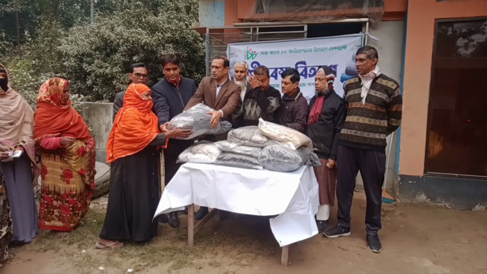 শালিখায় সারাবাংলা ৮৮ ফাউন্ডেশনের উদ্যোগে কম্বল বিতরণ