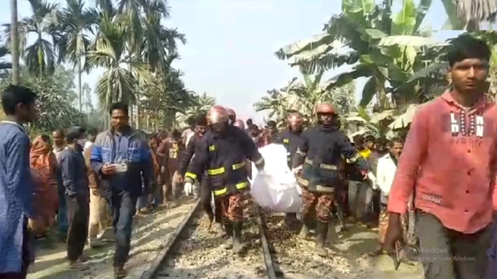 লালমনিরহাটে ট্রেনে কাটা পড়ে মা-মেয়ে ও ছেলের মৃত্যু