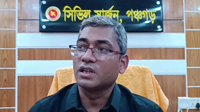 চিকিৎসক সংকট নিরসনে অপারেশন করছেন সিভিল সার্জন