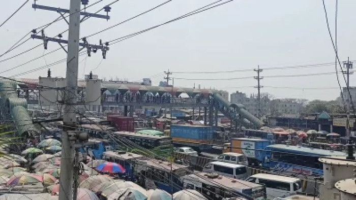 ঢাকা-চট্টগ্রাম মহাসড়কে ২০ কিলোমিটার যানজট