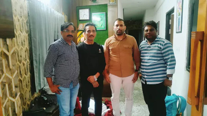 ভারতে বিলবোর্ডকাণ্ডের মূল হোতা নাটকীয়ভাবে গ্রেপ্তার