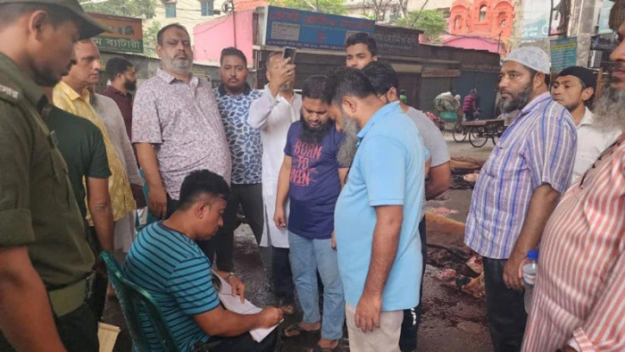 ৭ চামড়া ব্যবসায়ীকে জরিমানা